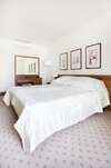 hotel_img